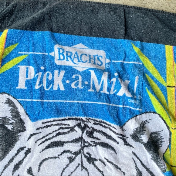 Busch Gardens, White Tiger, Blue Eyes.Towel 55x27 Vintage. Beach Towel. - Picture 4 of 8